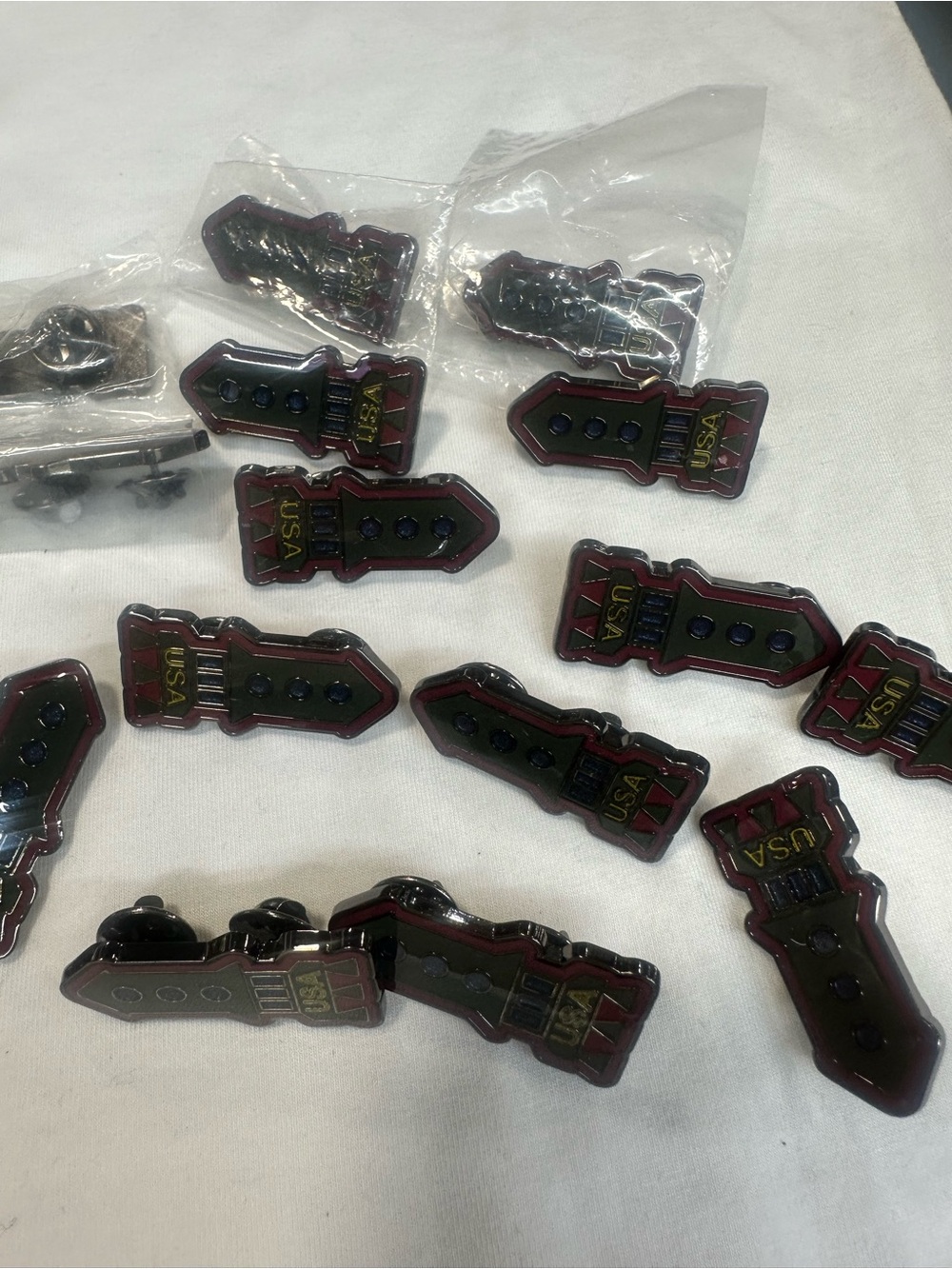 Coach Collectible Cool Rocket Pin new multi-color 18 pc . No tag